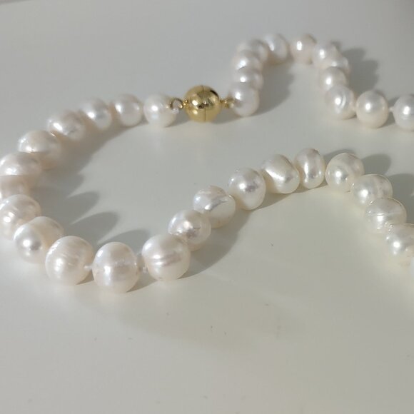 Freshwater Pearl Necklace - Picture 3 of 4